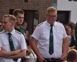 image045